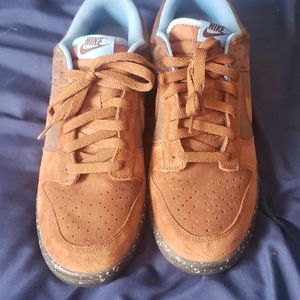 Sz.11 nike dunks 9/10 like new